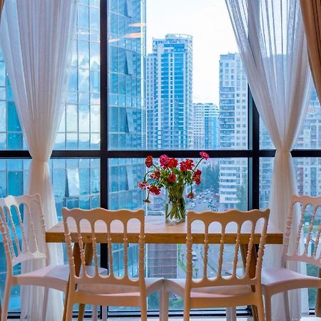 Entire Flat With City Skyline View - Two Bedrooms Batumi Exterior foto