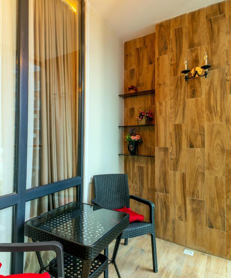 Entire Flat With City Skyline View - Two Bedrooms Batumi Exterior foto